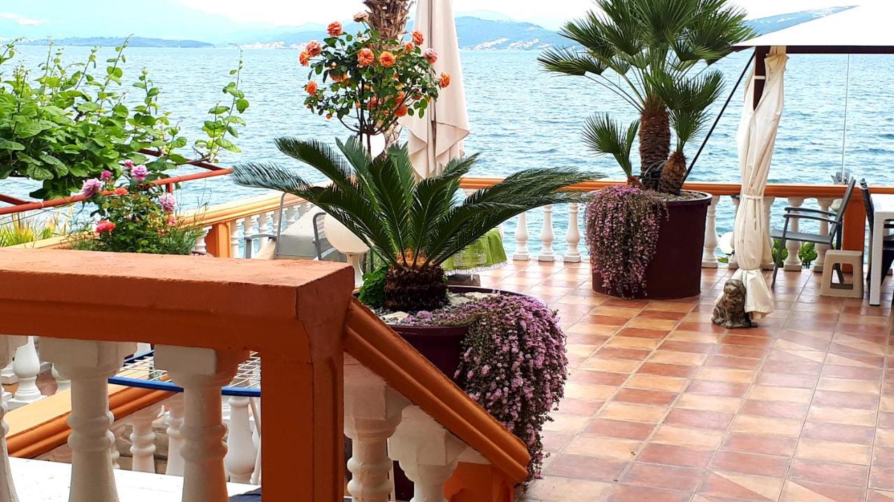 Apartmani Kalinic Bijela Exteriör bild