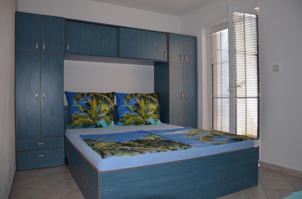 Apartmani Kalinic Bijela Exteriör bild